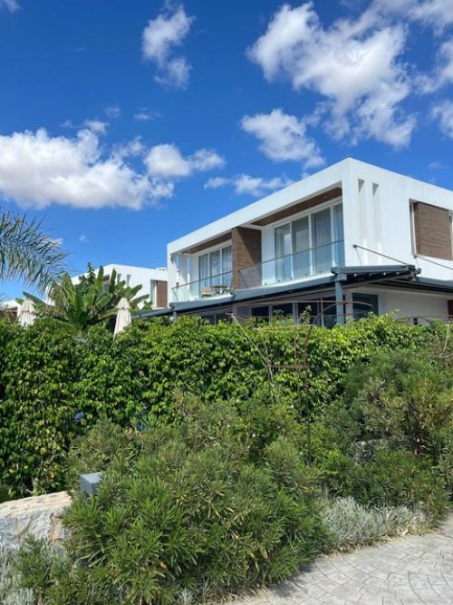 Все хотят купить самый лучший дом или квартиру. 02