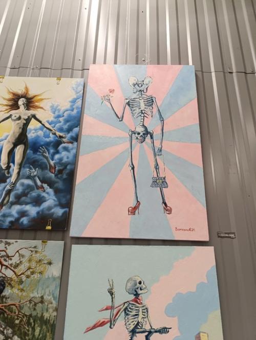 Я честно признаюсь: люблю картины, скульптуры, вазы, вазоны, фрески и другие произведения искусства. 06