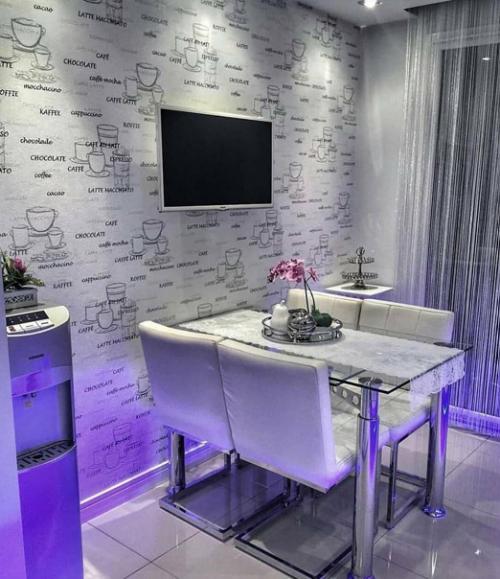 Современная кухня.  Стильная кухня с приятными серыми оттенками в интерьере. 01