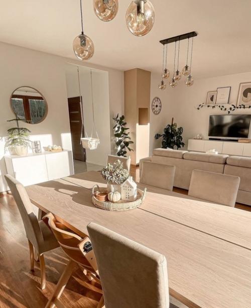 Уютный домик.  Простой способ создать модное сочетание - выкрасить стены в белый цвет и дополнить интерьер деревянными предметами мебели и декора. 08