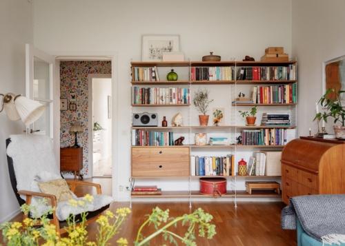 Скандинавская квартира с уютной кухней и яркой прихожей. 01