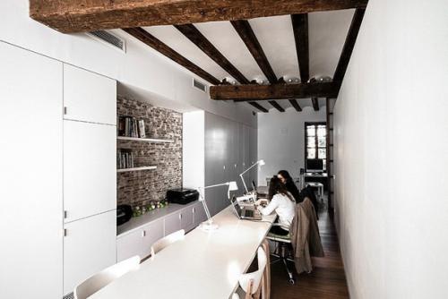 Интерьер офиса студии Versea в Валенсии. 08