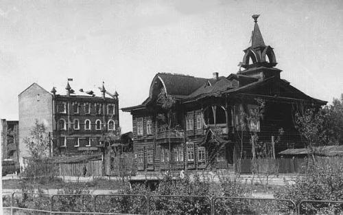 Барнаул.  Памятники архитектуры деревянного зодчества. 04