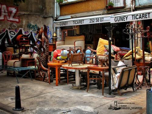 Хотите совершить небольшое путешествие во времени и увидеть, как жили в Стамбуле в начале прошлого века? 06