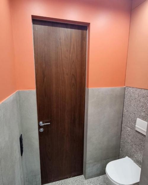 Преимущества сочетания плитки и краски в санузлах: 02