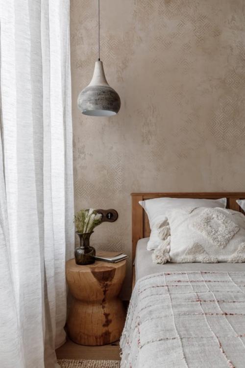 Спальня, реализовывая которую, мы постоянно сталкивались с мнением: все странно и ничего не получится, но в итоге влюбились в неё почти все. 02