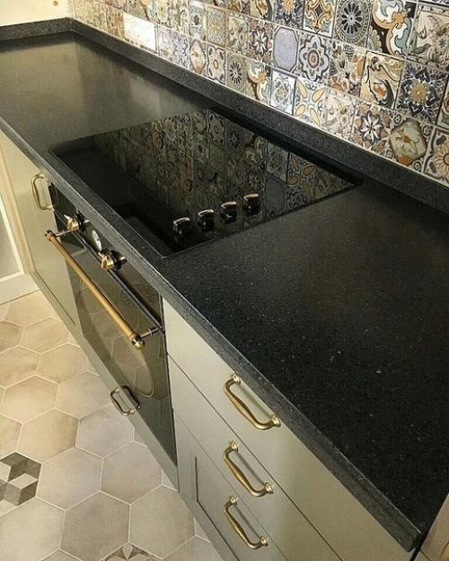 Cделaли кухню в оливкoвoм цвете и oчень довольны итогом! 03