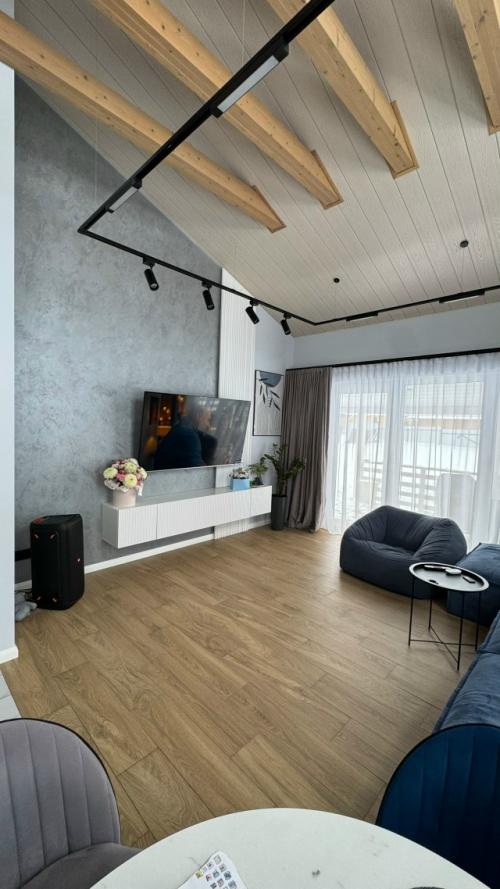 В продолжение предыдущего поста мы прикладываем фотографии интерьера дома по проекту Hasten - 121. 01