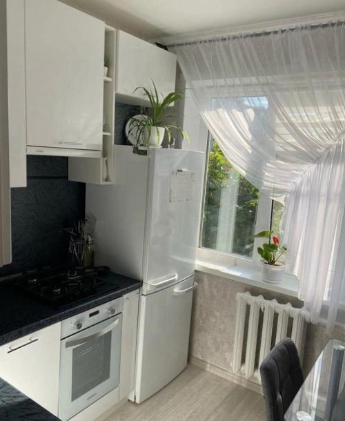 Небольшая кухня. Современная. 01