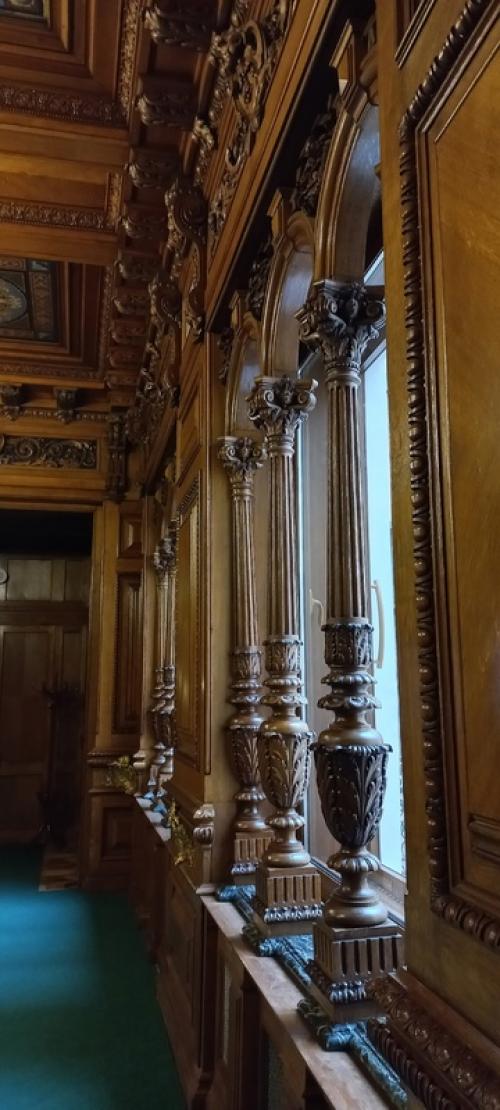 Многие знают и посещали елисеевский магазин, но далеко не все коренные петербуржцы бывали в доме, в котором жили Елисеевы на васильевском острове. 08