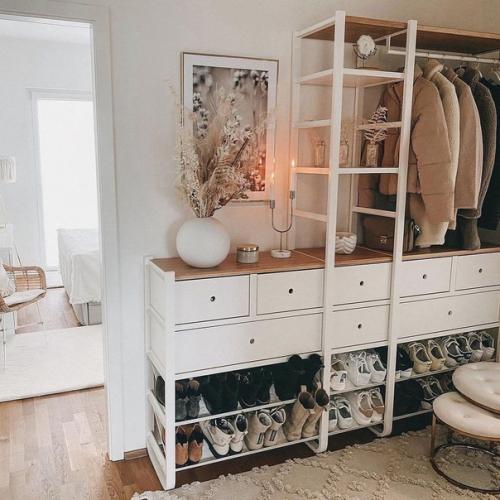 Квартира в скандинавском стиле и мебелью из икеа с гардеробной. 06