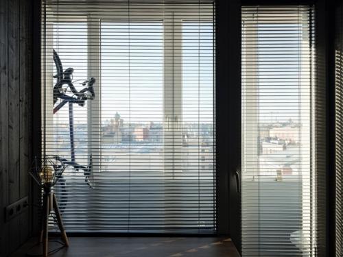 Квартира с черным потолком, в которой живет молодой онколог ч. 1. 05