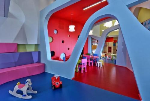 Детский сад в Греции: интерьер как часть игры. 07