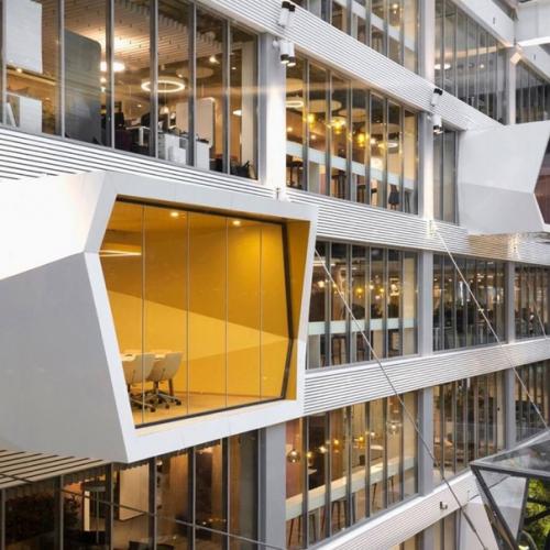 Вот так выглядит штаб-квартира сбербанка Москве, интерьеры которой создавали российские дизайнеры. 02