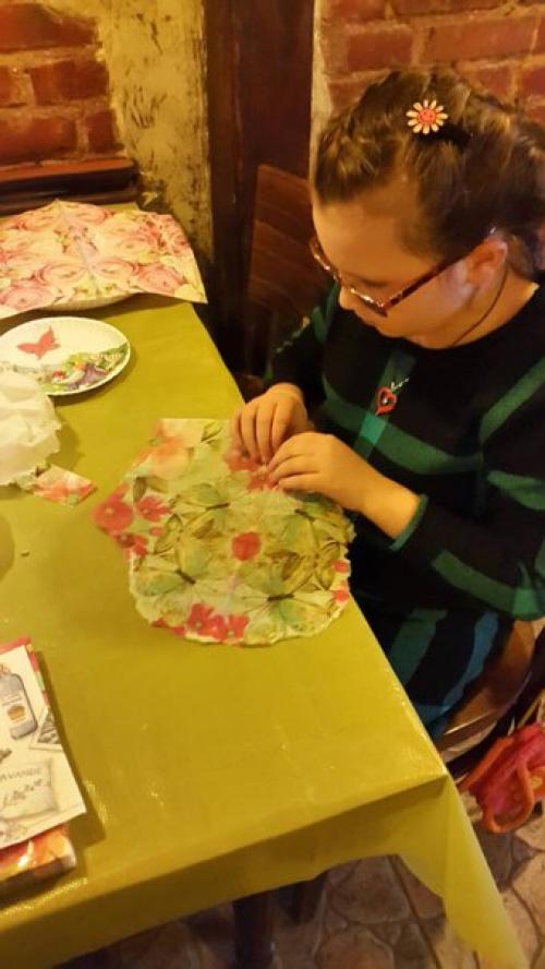 В субботу на детском мастер-классе детвора стала готовиться к встречи пасхи. 03