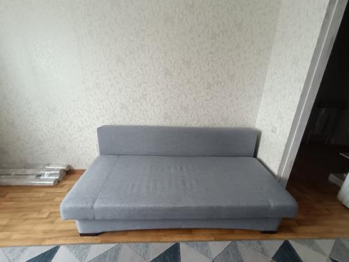 Раскладной диван в отличном состоянии продаю. 01