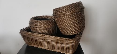 Плетенное кашпо из искусственного ротанга. 04