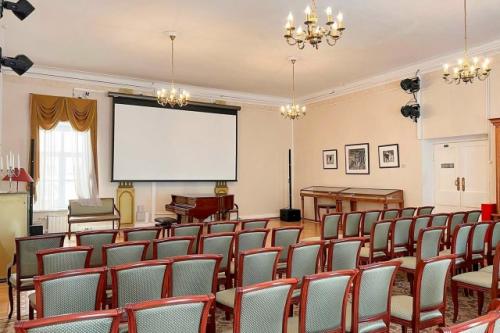 Сервис Вместе с Культурой поможет организовать мероприятие в исторических интерьерах Москвы. 03