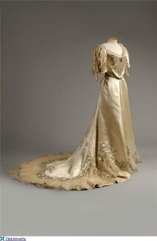 Фредерик ворт (1825-1895) придумал манекен знакомой нам формы (стилизованный торс человека. 08