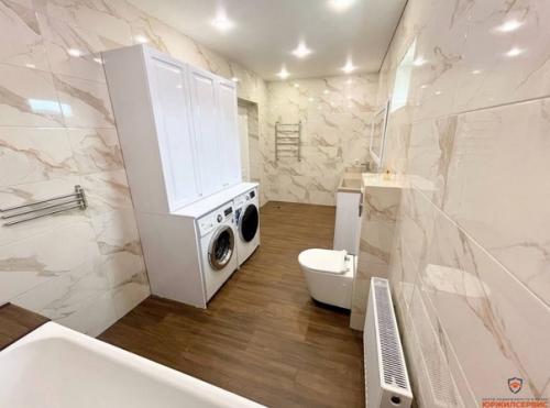 Шикарный дом продаётся. 05