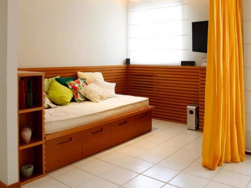 Для тех, у кого маленькая спальня. 01