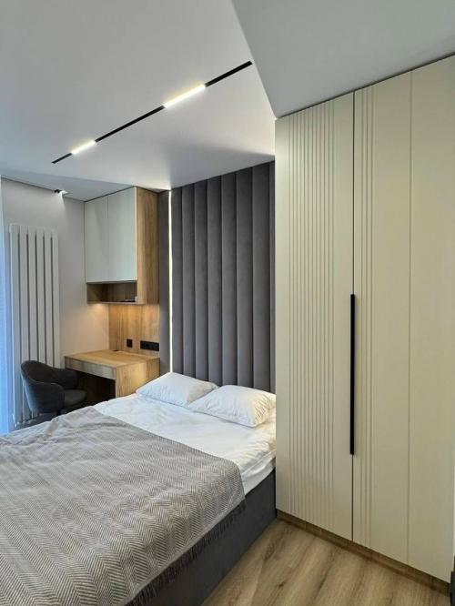 Уютная спальня и рабочее место - два в одном!  