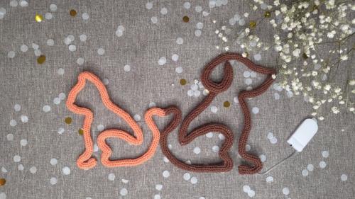 Вязаный декор интерьера - это не стандартный и очень классный вариант украсить любую вашу комнату. 01