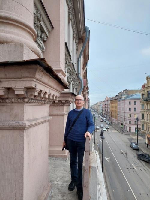 На экскурсии по интерьерам юношеской библиотеки им. 04