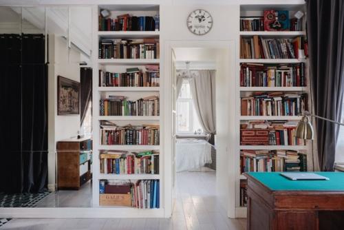 Двушка с отсылкой к классике на Арбате ч. 1. 01