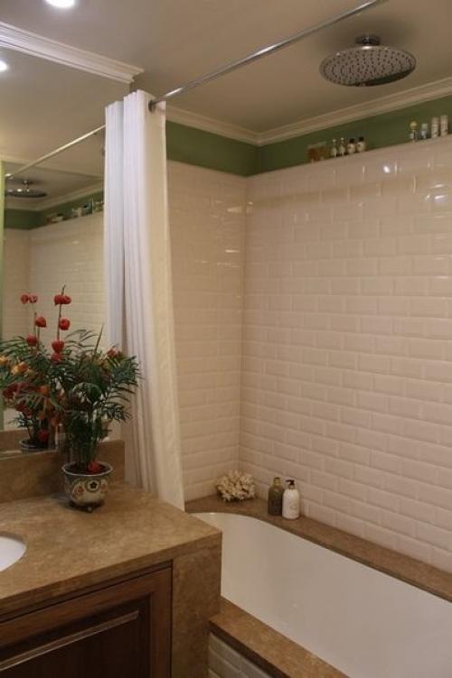 Ванная: шкатулки - из Италии, кораллы - из Греции, гравюра - из эрмитажа. 07