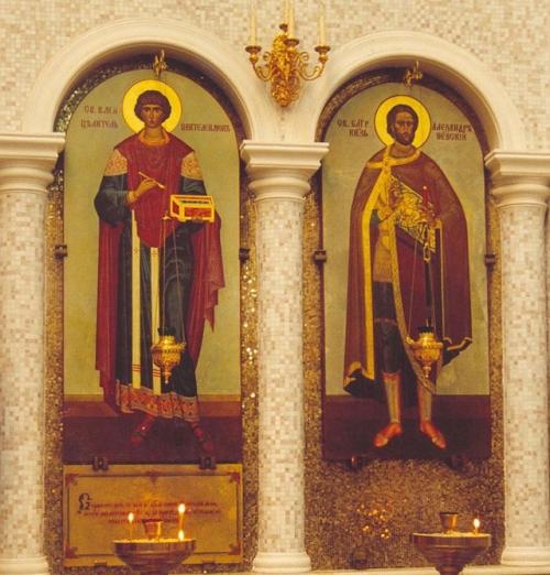 Заслуженный художник России Алексей Георгиевич бровко, художник - монументалист, профессор кафедры рисунка и живописи. 03