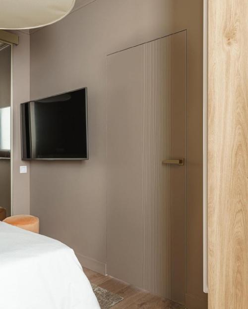 Какая тёплая и уютная спальня получилась. 08