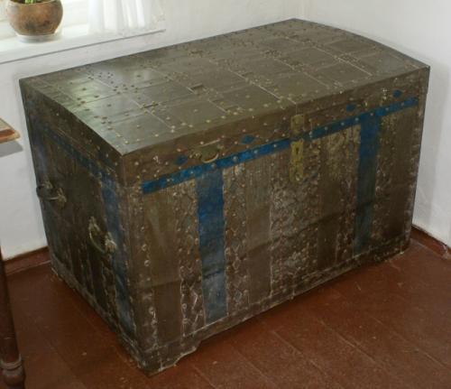 На объектах и в фондах музея - заповедника хранится около двадцати сундуков конца XIX - середины ХХ вв. 03