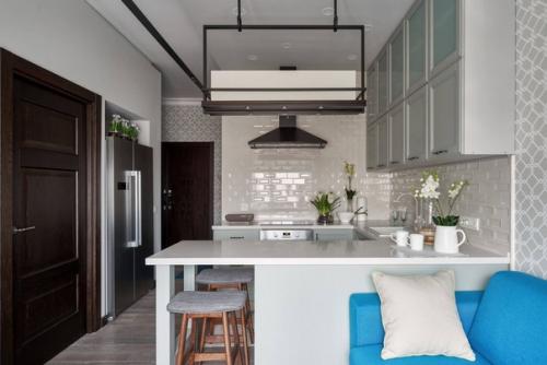 Небольшая квартира с четкой организацией пространства и продуманным декором. 01