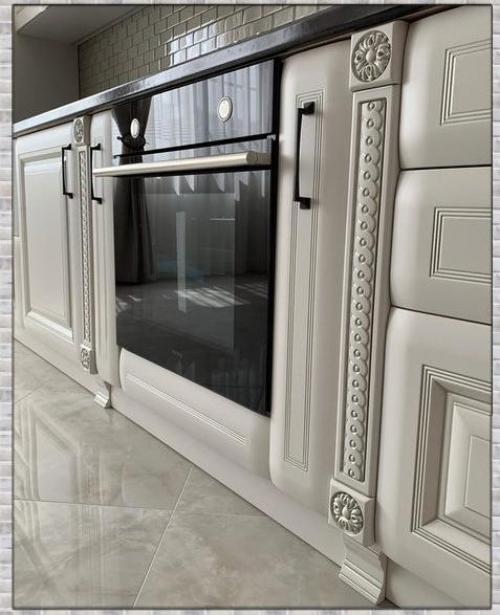 Оформленная кухня красиво. 01