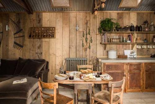 Естественная роскошь деревянного коттеджа в Англии. 03