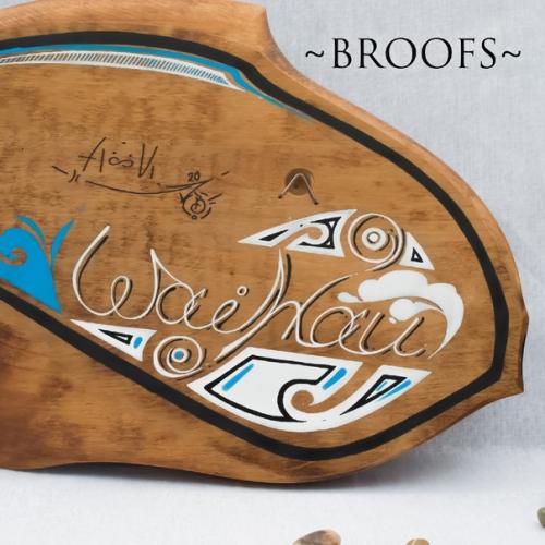 Приветствую!  Позвольте представить вам свою новую работу Wai Hau из древесины ольхи, украшенную росписью коренных народов новой Зеландии. 07