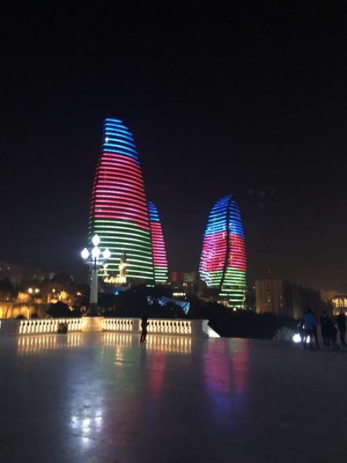 Баку.  Всем привет! 01