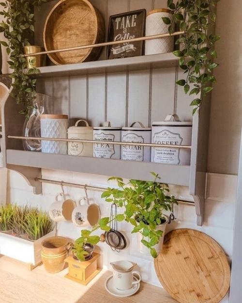 Светлый, уютный и невероятно красивый, этот дом словно создан для семейных праздников и теплых дружеских встреч. 06