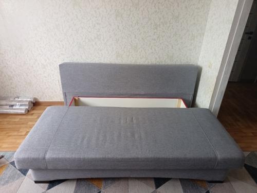 Раскладной диван в отличном состоянии продаю. 02