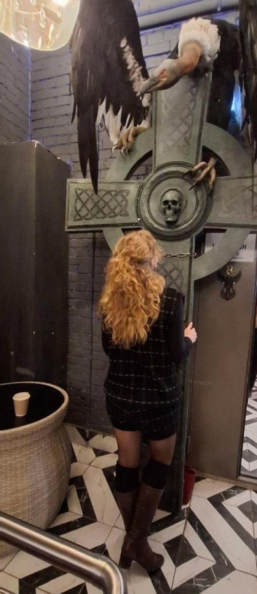 Новая сцена ЛДМ, удивительный психокреатив дизайнера. 05