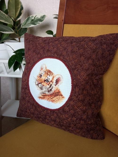 Вышивка - это не просто хобби, а возможность создать что-то по-настоящему уникальное для дома.  