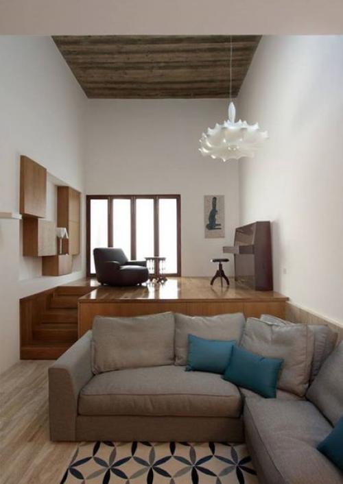 Примеры использования подиума, многоуровневых полов и искусственных возвышений в интерьере помещений квартиры или загородного дома. 07