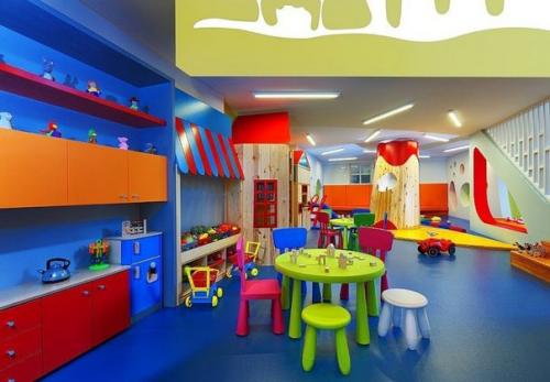 Детский сад в Греции: интерьер как часть игры. 01