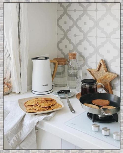 Просторная кухня. В белом цвете. 05