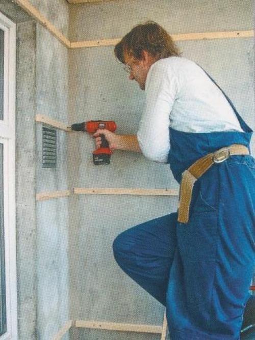 Мы обшиваем балкон вагонкой своими руками. 01