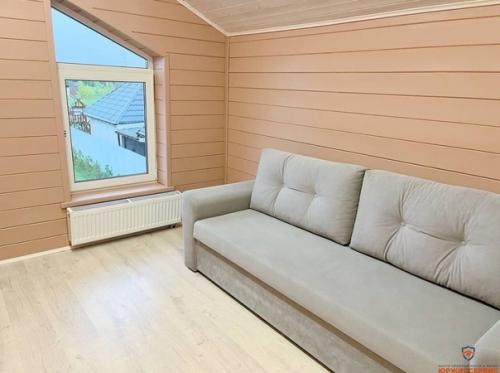 Шикарный дом продаётся. 02