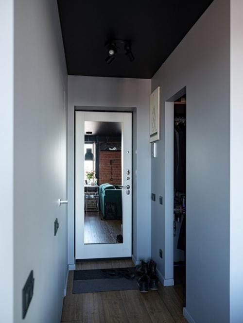 Как вам решение с черным матовым потолком в студии? 05