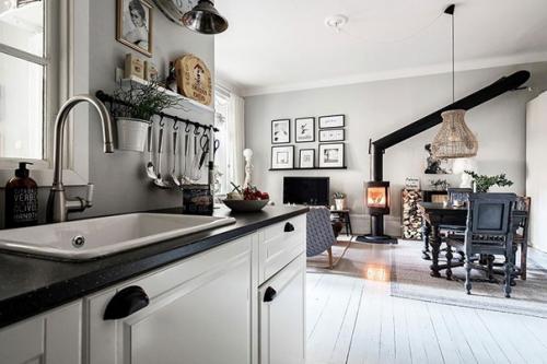 Дровяная печь, винтажный стол и овечка: 05