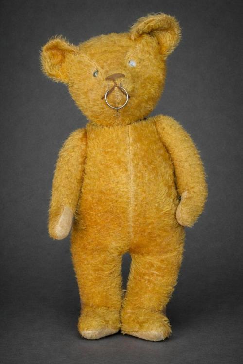 Во второй половине 1900-х годов в США появились так называемые Electric Eye Bears - медведи со стеклянными лампочками вместо глаз. 03 Во второй половине 1900-х годов в США появились так называемые Electric Eye Bears - медведи со стеклянными лампочками вместо глаз. 03